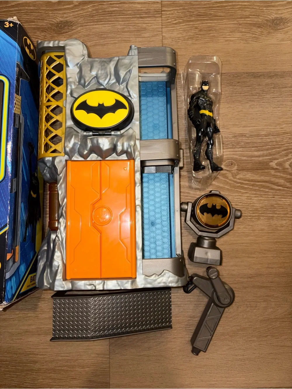 Batman Batcave Playset Spin Master 4” Figure 50723BLG Incomplete Open Box